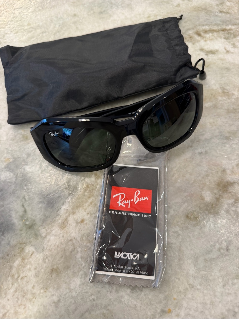 Ray-Ban Black Frame with Dark Green Lenses Oversized Sunglasses